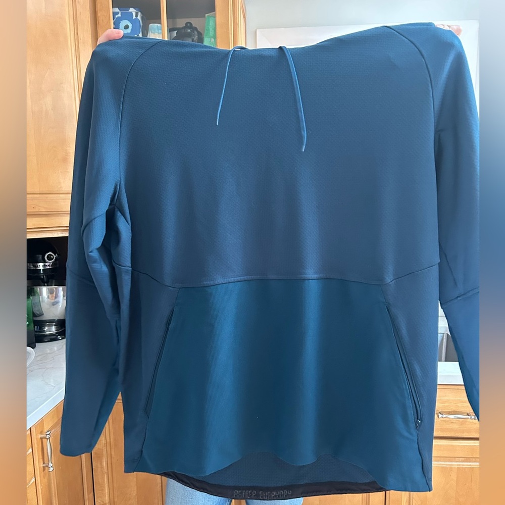 Lululemon size XL men’s light hoodie